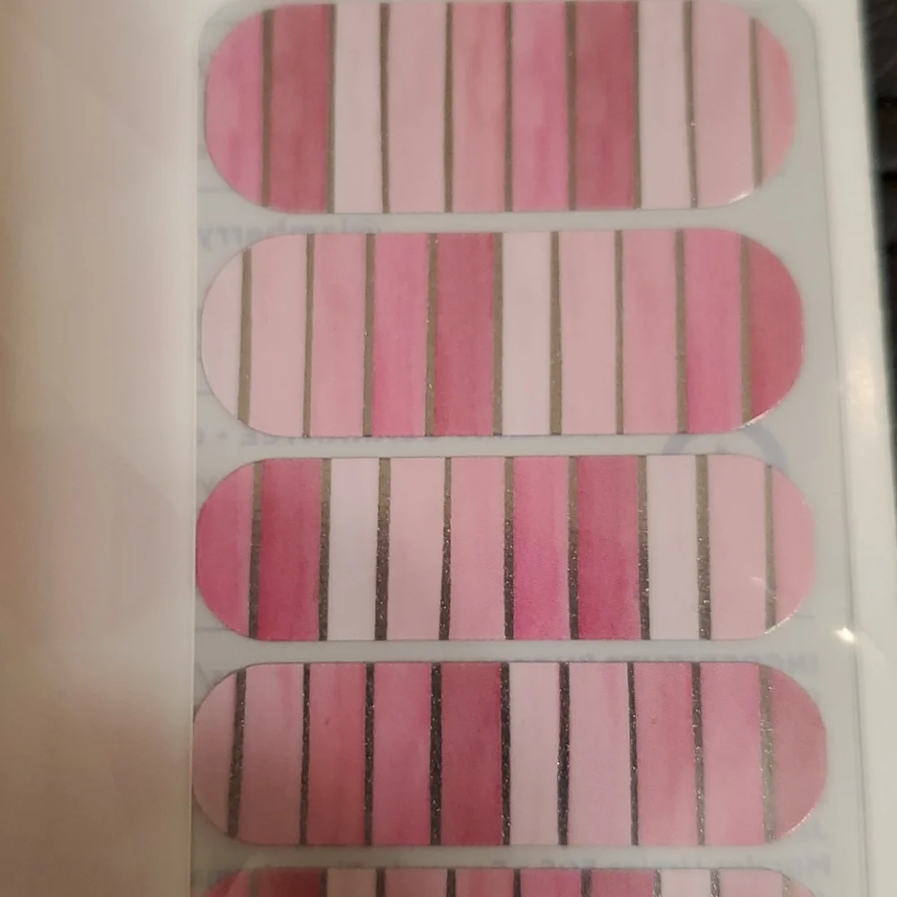 3/$10 mix&match Real Queen wraps - Picture 1 of 4